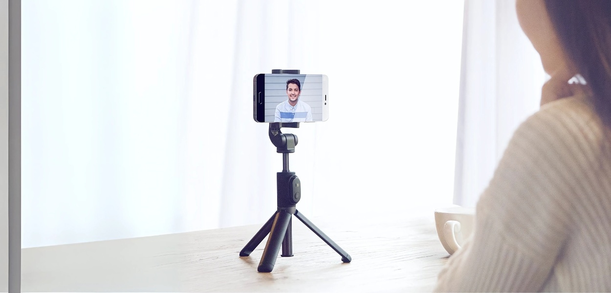 مونوپاد و سه‌پایه شیائومی | Mi Selfie Stick Tripod با طراحی دوکاره و شاتر بلوتوثی جداشونده