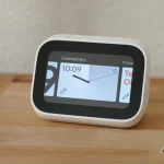 ساعت رومیزی هوشمند شیائومی | Mi Smart Clock با صفحه‌نمایش لمسی ۴ اینچی و پشتیبانی از Google Assistant